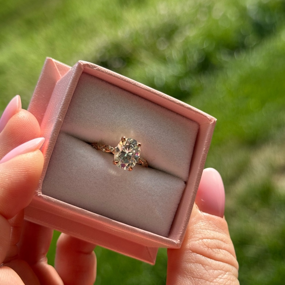 2ct. Oval Moissanite ring. 9x7mm. 14K rose gold. Size 6.